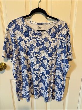 Falls Creek Blue and White Floral Short Sleeve Tee